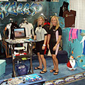 SurfExpo2007 booth friends
